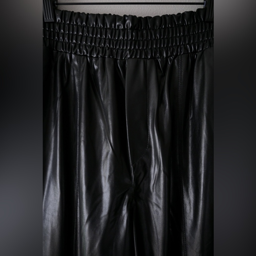 Blank NYC "Off The Record" Faux Leather Wide Leg Pant NWT - Picture 7 of 8